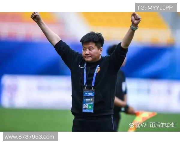 姓凪的足球明星如何在绿茵场上书写传奇人生与辉煌成就