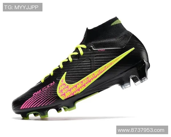 探索足球黑鞋的魅力与性能提升，助力球场表现的秘密与技巧分享